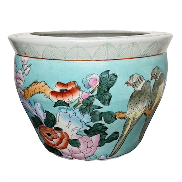 Vintage porcelain chinoiserie flower pot